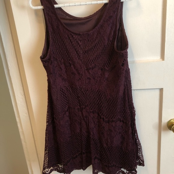 G21 - xxl burgundy lace sleeveless top/ blouse- can be worn with leggings- used - Picture 7 of 7